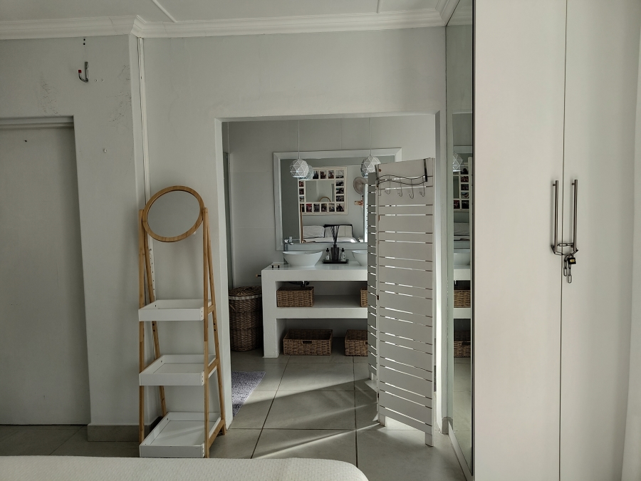 To Let 3 Bedroom Property for Rent in Stilbaai Wes Western Cape